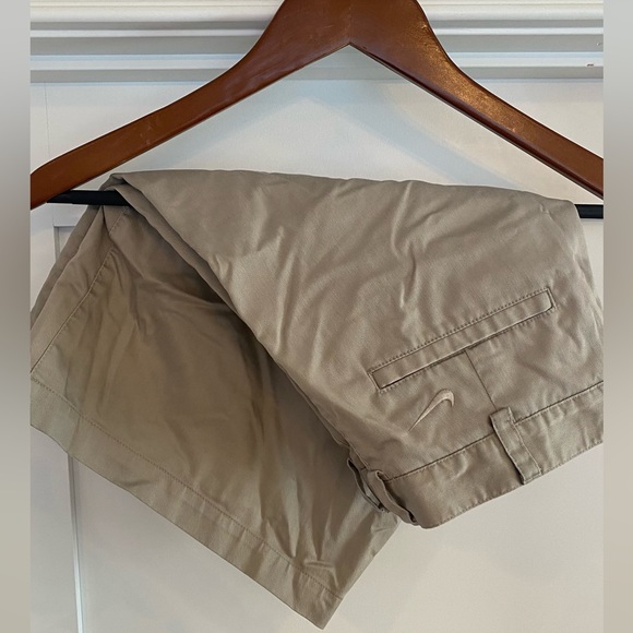 Nike - Dri-FIT Golf Short - Picture 3 of 5